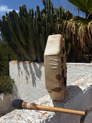 Tambor chamánico octogonal con mazo