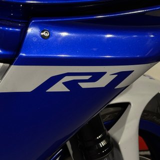 YAMAHA YZF-R1