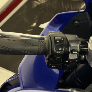 YAMAHA YZF-R1