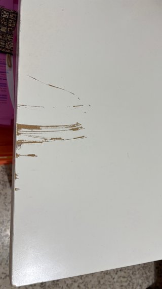 Escritorio blanco de madera