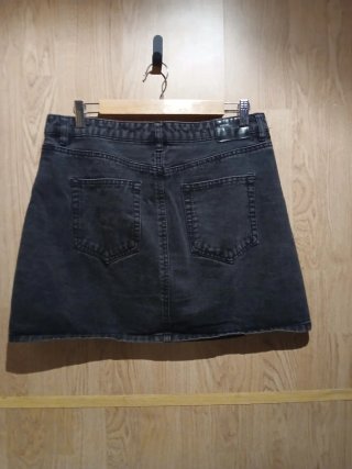 Falda vaquera negra mini Stradivarius T.42
