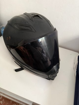 Casco de moto negro