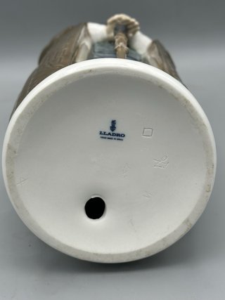 REF: 01001161 “PEQUEÑO ALCALDE” LLADRÓ