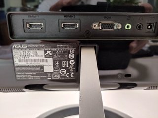 Computer compatto con monitor ASUS