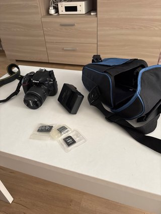 Cámara Nikon D3400 + Objetivo + Accesorios