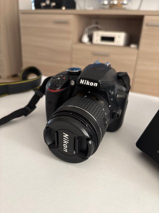 Cámara Nikon D3400 + Objetivo + Accesorios
