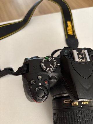 Cámara Nikon D3400 + Objetivo + Accesorios