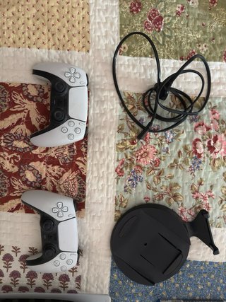 PS5 825GB + 2 Mandos + PS Portal + 3 juegos