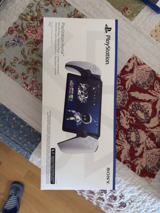 PS5 825GB + 2 Mandos + PS Portal + 3 juegos