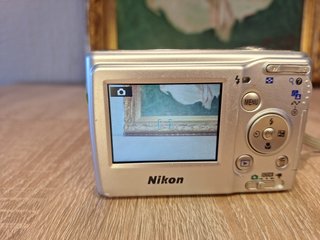 Cámara Digital Nikon Coolpix L10 Plata 5MP
