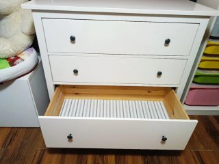 Cómoda IKEA Blanca y Madera