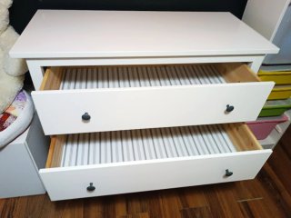 Cómoda IKEA Blanca y Madera