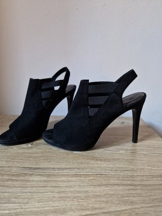 Zapatos de tacón negros