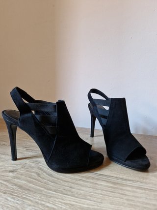 Zapatos de tacón negros