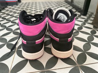Nike Air Jordan 1 Mid Rosa Blanco
