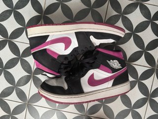 Nike Air Jordan 1 Mid Rosa Blanco