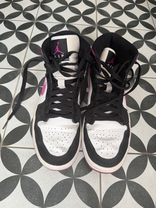 Nike Air Jordan 1 Mid Rosa Blanco