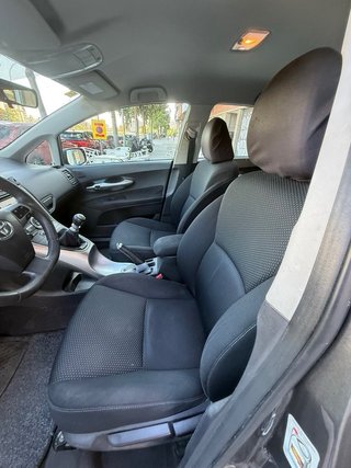 Toyota Auris 2012