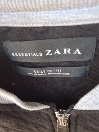 Chaqueta Zara Essentials Hombre Negra y Gris