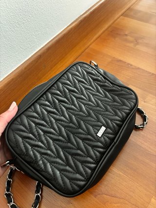 Bolso bandolera negro acolchado