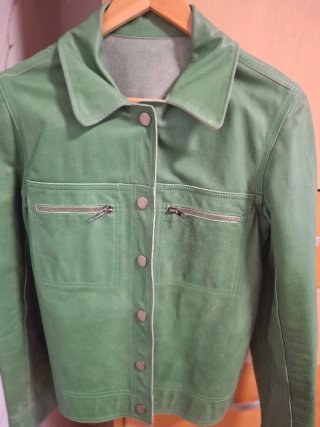 Cazadora de piel verde