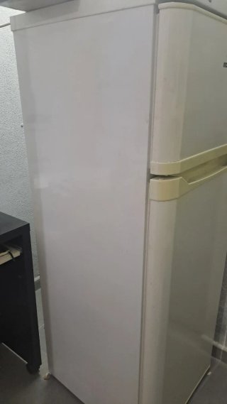 Nevera Indesit
