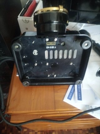 Teléfono Antiguo Estilo Negro y Dorado