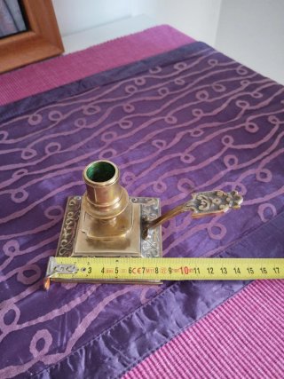 Candelabro antiguo de metal