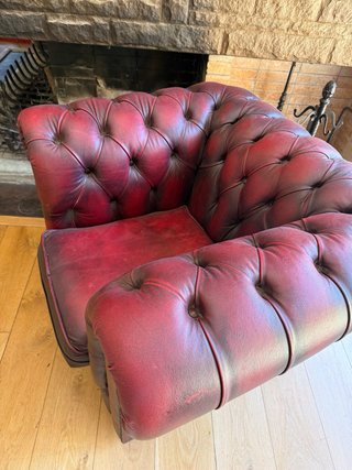Sillón Chesterfield Cuero Rojo Burdeos