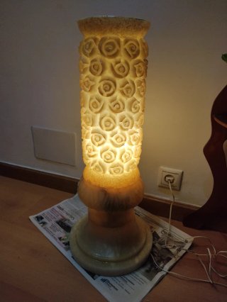LAMPARA DE ALABASTRO TALLADA