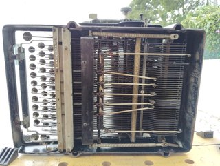 Máquina de escribir antigua: Remington Standard 10