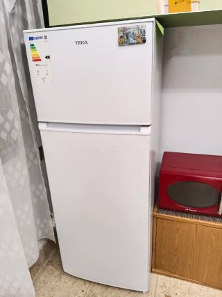 Nevera TEKA 140cm con congelador