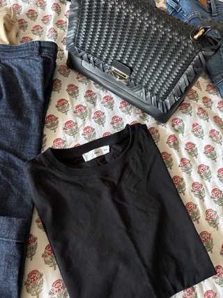 Lote Ropa Mujer: Pantalones y Camisetas y bolso