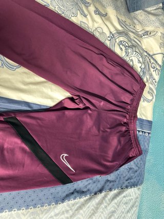 Pantalones de chándal Nike granate
