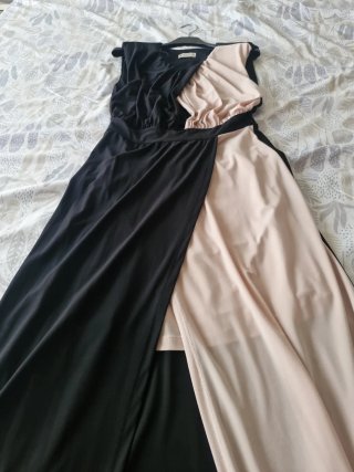 Vestido largo cóctel negro y beig