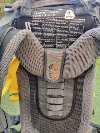 Mochila porta bebé Deuter Kid Comfort Plus  I