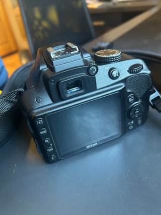 Nikon D3300 + Objetivo 35mm