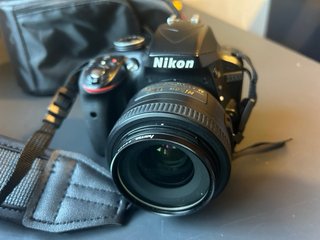 Nikon D3300 + Objetivo 35mm