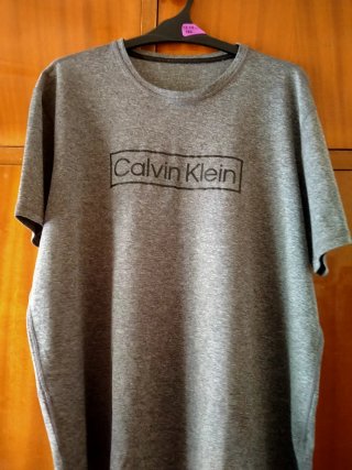Conjunto Calvin Klein Camiseta y Pantalón Corto
