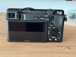 Sony Alpha A6400 + objetivo 16-50 OSS – Nueva