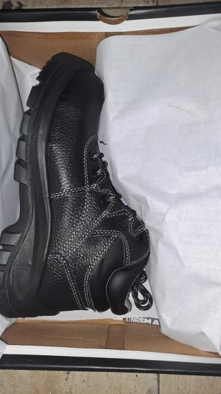 Botas de seguridad negras y grises