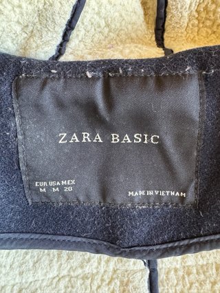 Chaqueta azul Zara con capucha