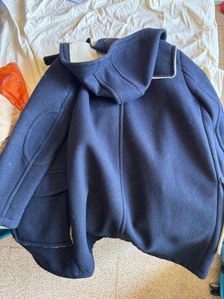 Chaqueta azul Zara con capucha
