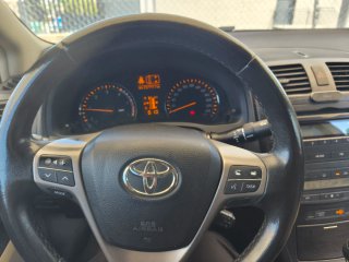 Toyota Avensis 2010