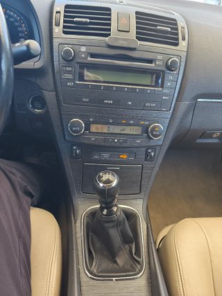 Toyota Avensis 2010