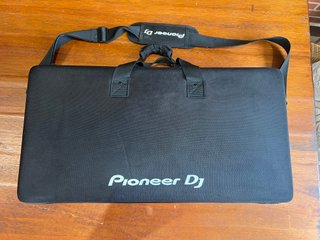 Controladora DJ Pioneer DDJ-1000 con funda y caja