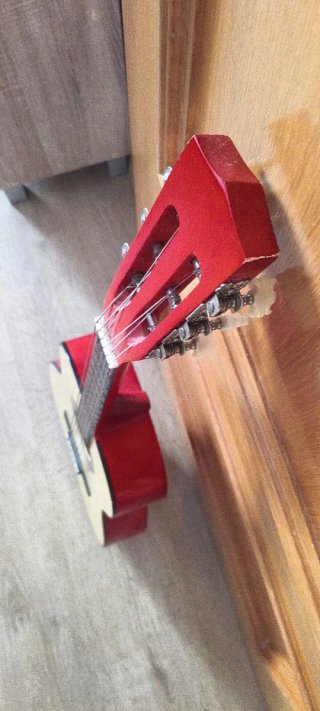 Guitarra Acústica Roja y Madera(Acepto ofertas) :)