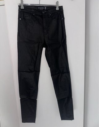 Pantalones pitillo de cuero