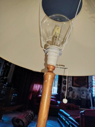 Lampada da Tavolo Artigianale Pin-Up