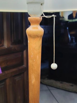 Lampada da Tavolo Artigianale Pin-Up